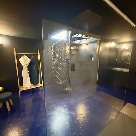 Mieuxqualhotel Jacuzzi Privatif Le Rond Bordeaux