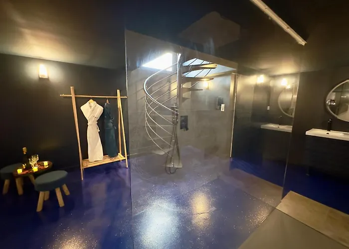 Mieuxqualhotel Jacuzzi Privatif La Parenthese Bordeaux