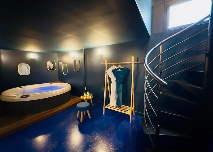 Mieuxqualhotel Jacuzzi Privatif La Parenthese 4*